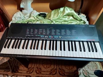Pianola YAMAHA PSR-18 anni 90'