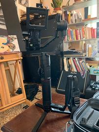 Stabilizzatore per videocamera