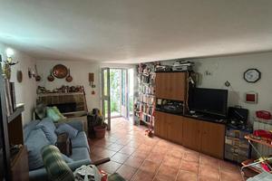 3 LOCALI A OLEVANO ROMANO