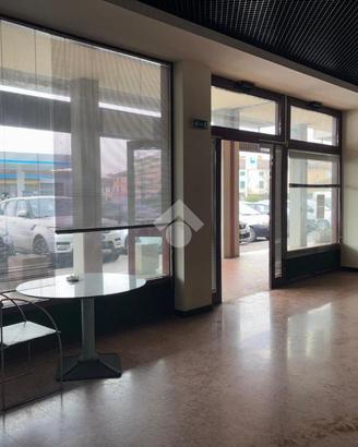 NEGOZIO A VILLAFRANCA DI VERONA