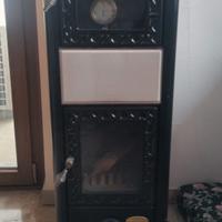 Stufa a legna con forno Nordica