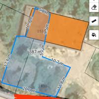 Piazzale con locale deposito