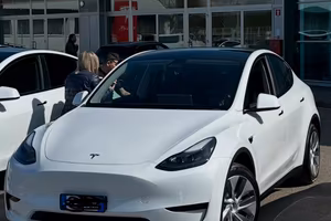 Tesla model y RWD