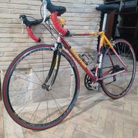 bici bianchi da corsa 