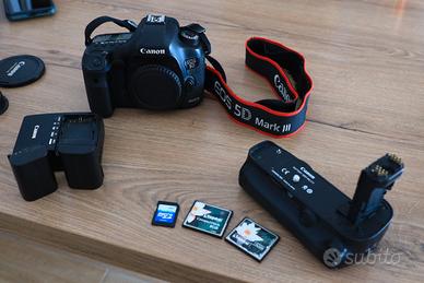 Canon 5D Mark III  con accessori 