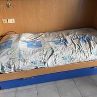 Letto singolo con letto per ospiti a cassettone