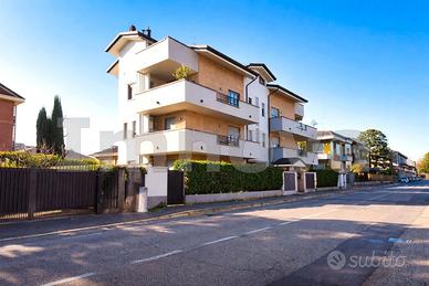 Quattro locali con taverna e giardino
