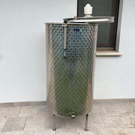 Contenitore in acciaio inox da 500lt. per vino