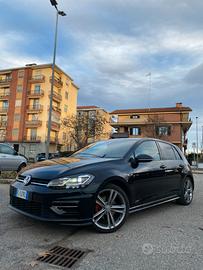 Volkswagen Golf VII 1.5 tsi 150cv r line