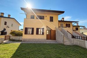 4 LOCALI A FOLLINA