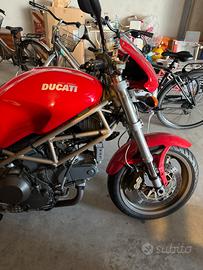 Ducati monster 900