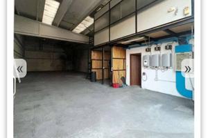 Capannone/laboratorio di 242,60 m²