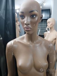 manichino donna window 