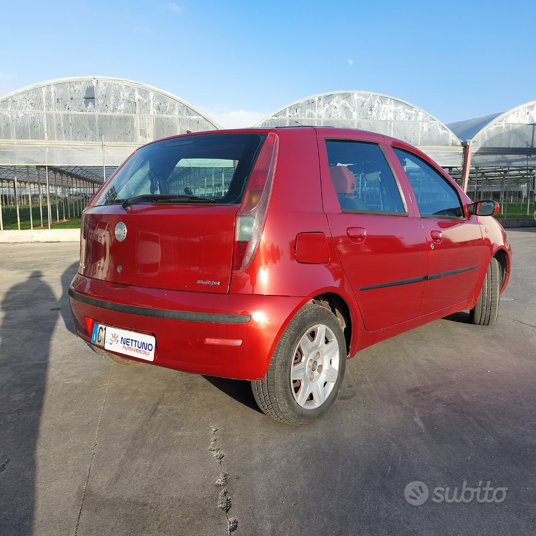 Fiat Punto 188 3 porte - sportellino carburante rosso 199