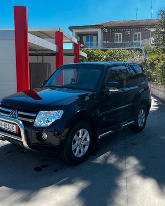 Mitsubishi Pajero V80 