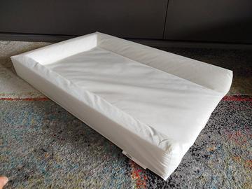 vaschetta bagnetto + fasciatoio
