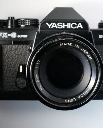 Yashica FX-3 Super 2000 con 50 MM F. 1,7