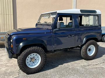 Land Rover defender 90 TD4 vettura 4 posti +Gancio