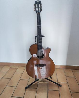 CHITARRA CLASSICA AMPLIFICATA