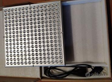 4 lampade LED per coltivazione piante