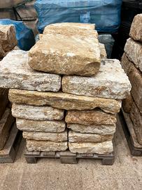 Blocchi di pietra leccese