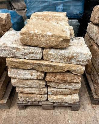 Blocchi di pietra leccese