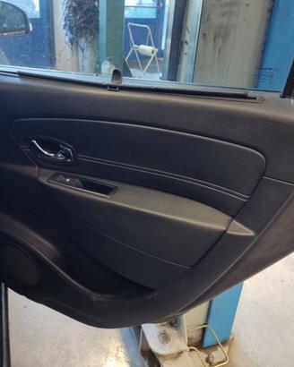 Pannello porta post dx RENAULT SCENIC del 2013