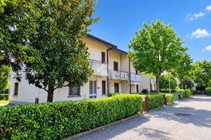 VILLA A SCHIERA A CADELBOSCO DI SOPRA