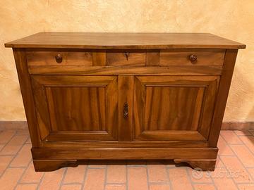 Credenza antica in noce