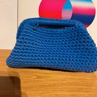Borsa crochet blu elettrico