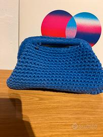 Borsa crochet blu elettrico