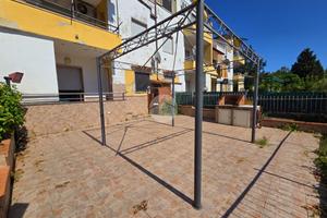 3 LOCALI A TORTORA