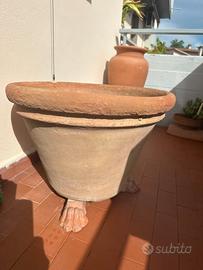 Vaso/lavatoio in terracotta con piedini