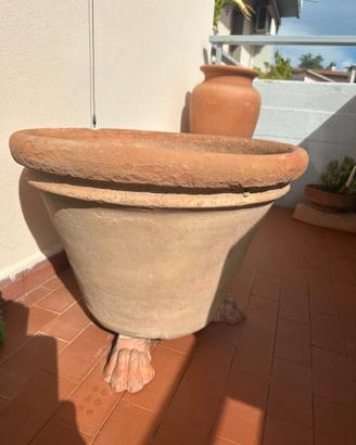 Vaso/lavatoio in terracotta con piedini