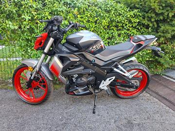 NAKED UM XTREET 125cc MOT.A LIQUIDO