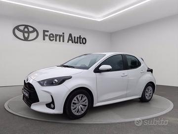 TOYOTA Yaris 1.5h active