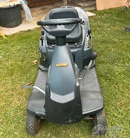 Trattorino tagliaerba