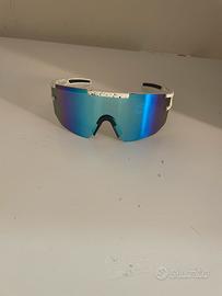 Occhiali da sole sportivi