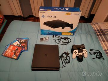  PS4 slim completa + 2 controller + 3 giochi