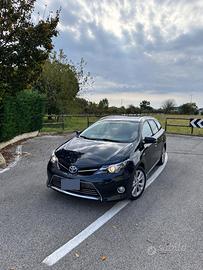 Toyota Auris Hybrid 1.8 (Lounge versione)