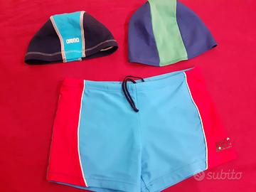 Costume bambino e cuffie piscina