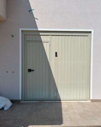 Portone garage basculante