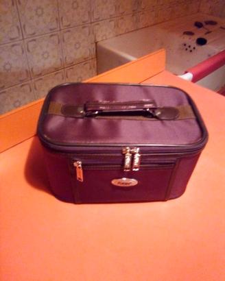 BEAUTY CASE
