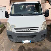 IVECO DAILY 3000 diesel 180 Cv 35C18 con GRU
