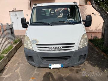 IVECO DAILY 3000 diesel 180 Cv 35C18 con GRU
