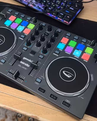 Serato genini slate DJ console