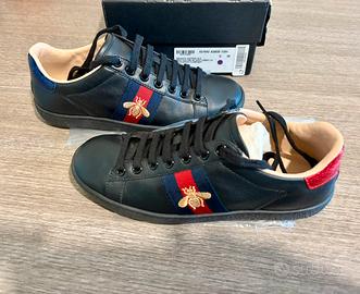 Gucci ace con ricamo ape
