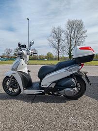 Kymco People 300