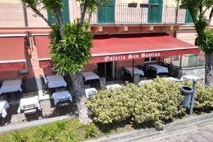 Attività / Licenza di 200 m² a Celle Ligure