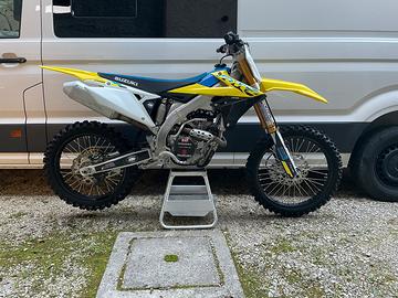 Suzuki rmz 250
